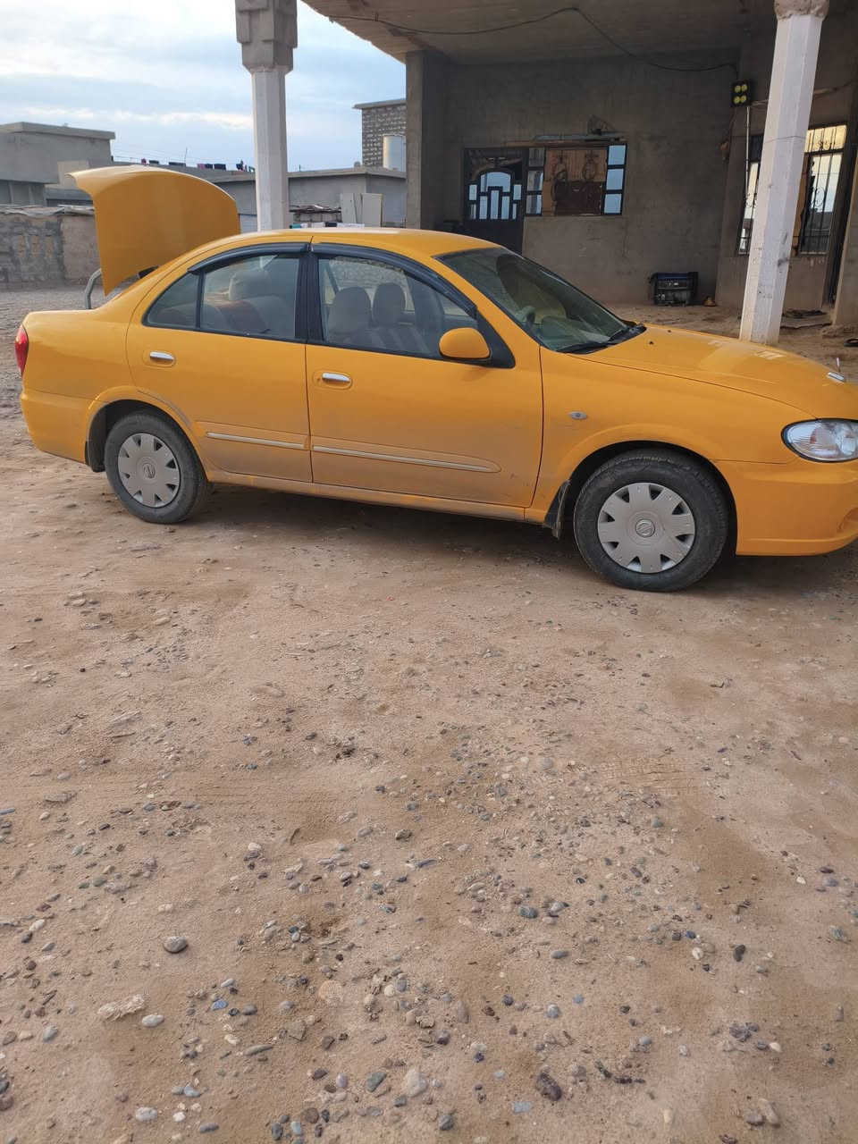 نيسان سني 2010 رقم صلاح الدين الألماني سنويه ل28 مصفره هيئه وغرامات محرك ابيض 16 تبريد تدفئه حداديه وصبغ 100/100 سياره جاهزه من كل نواحي السعر 90 مكان سياره صلاح الدين الحجاج ***********
