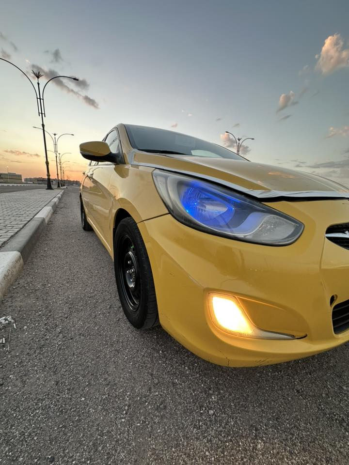 يا الله. اكسنت مديل 13 سياره كفاله من ضربا وتبديل مكينه 1600دوش. تبريد  ثلج توني مبدل منضومه كامله  تخم تاير جديد شاشا تحكمات كلها شغاله. سياره  سنويه لل 2031 مصفره وكامله تحويل ثاني يوم (((ملاحضه))) سياره من تحمه نمره رابعه فقط شيل رجلك من بانزين يله تجي. غير هاذ ذكرته مابيها سياره وانا خادم سعر 70 وبيها مجال للشراي. مكاني البصره  5 ميل. رحمه عل والديكم مو شراي لا تكسر بلسعر 0777 378 3272
