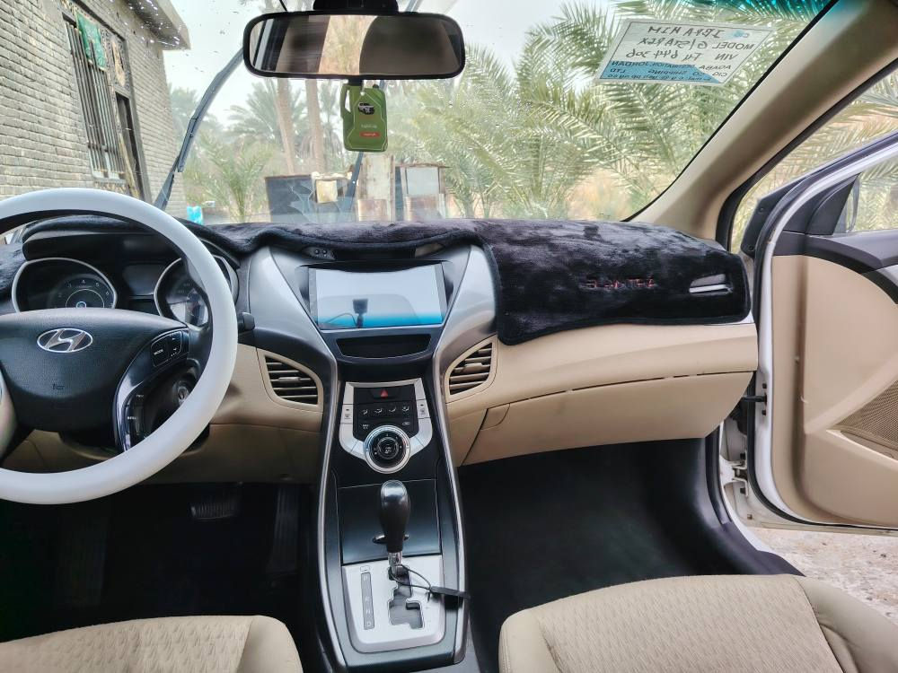 سلام عليكم ورحمة الله وبركاته النترا ميدل ١٢ السيارة كفالة فول مواصفات جازه من كلشي كير ومكينه حداديه وتبريد كفاله تخم تاير رقم انكليزي تريد وكالة تريد تحويل مكينه ٦٠٠ السيارة مال جناي جاهزه مكاني نجف كوفه سعره ١١٦وبيه مجال ***********
