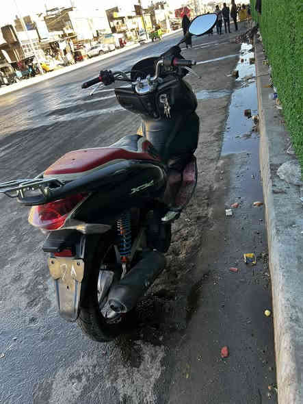 السلام عليكم دراجه جيل اول 150 ccالدراجه كامت تحرك بلكات وكفراتهه كامله نقصهه ترايش فقط وكهربائيات طفت من فتحت البلك بدلته سعرهه900مكاني الحبيبيه ***********
