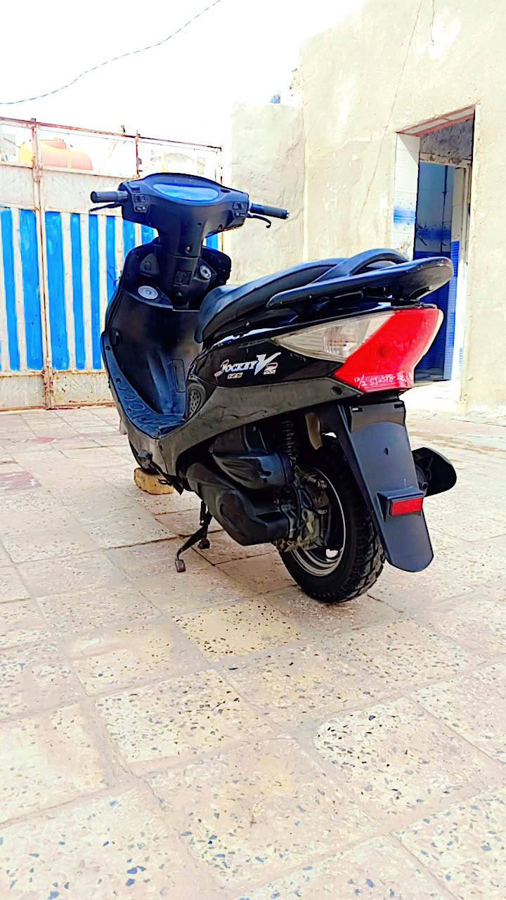 السلام عليكم
دراجه كامكو للبيع دراجه حلوة وجاهز محرك مفتوح بوشه وبستم بس خير من الله كهربيات كله شغاله تخم تاير جديد 
العنوان ذي قار الرفاعي السعر 450 وبيها مجال بسيط 🤏
اتصل على الرقم ***********  وتحياتي للجميع💁
