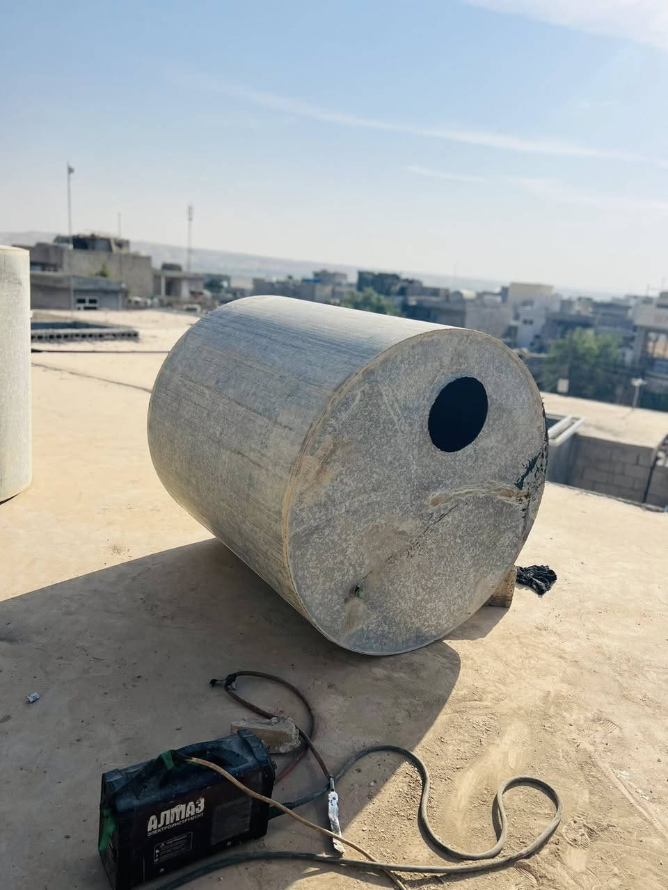 ئامادەین بۆ چاکردنی هەموو جۆرە تەنکیەک لەسەربانی ماڵان بۆ ئەوەی تەنکیەکەت دانەگریت نەی هێنی نەی بەیتەوە تێینە سەربانی ماڵەکەت بۆت چاک دەکەینەوە بەزەمان***********

جاهزون لإصلاح جميع أنواع الخزانات على السطح
