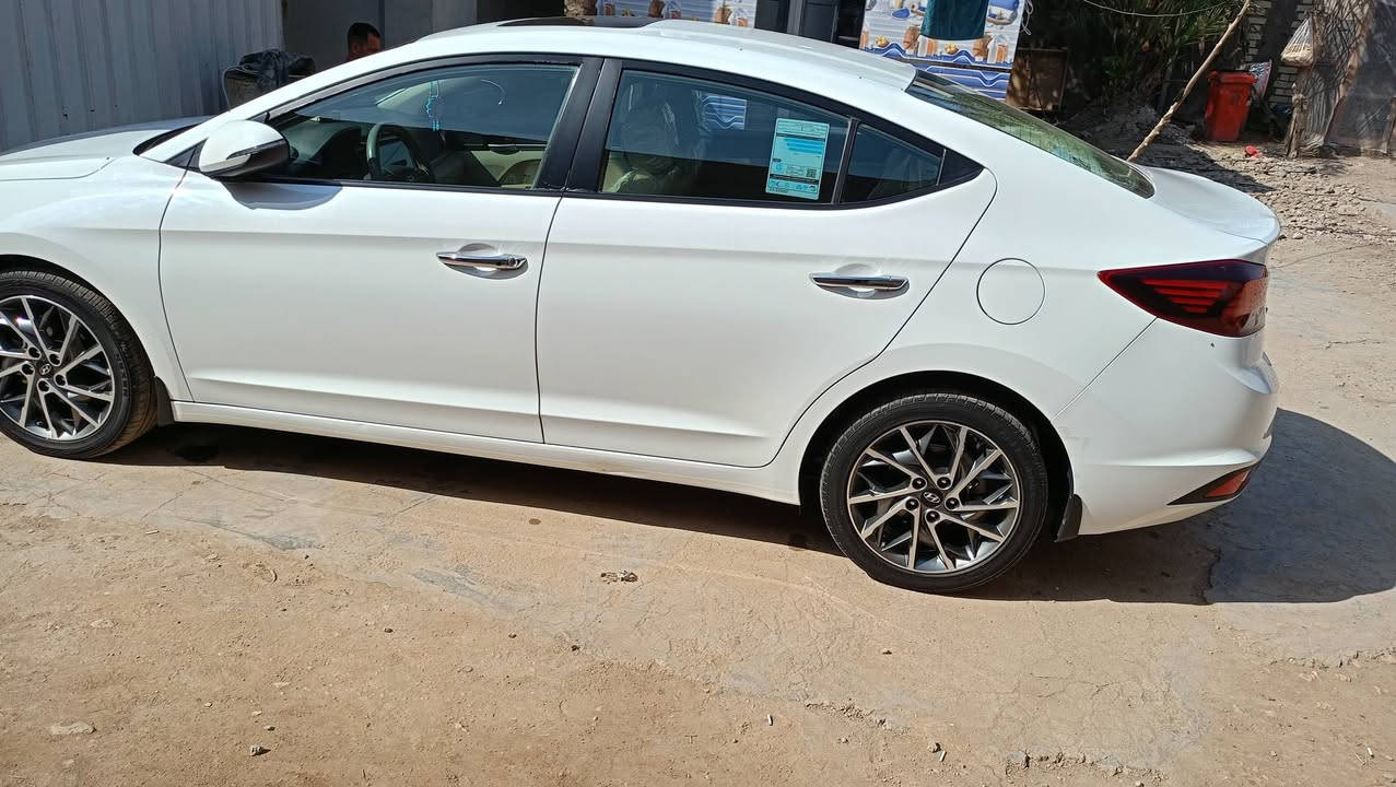 سلام عليكم النتره 20 واحد ع واحد  سياره كفاله ماعده بارد بل جنطه بل حافه قليل كلش بل جاملخ خلفي شبر هم بارد  سياره جديده ماشيه 109 مكان بابل  رقمه بغداد  سعر 170  تصال ع رقم ***********
