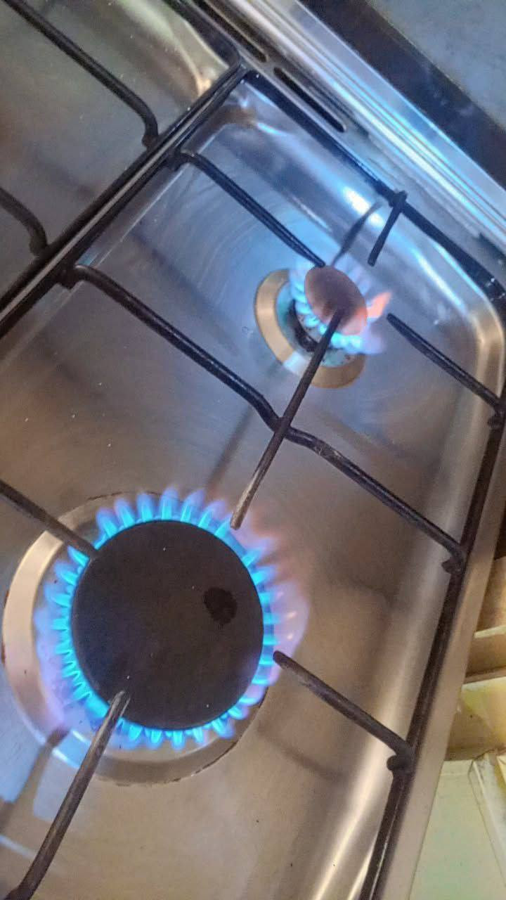 طباخ للبيع كله شغال بس عين بنص سعر 100 قفل ما تشتغل مكان الزعفرانية شارع الكهرباء ***********
