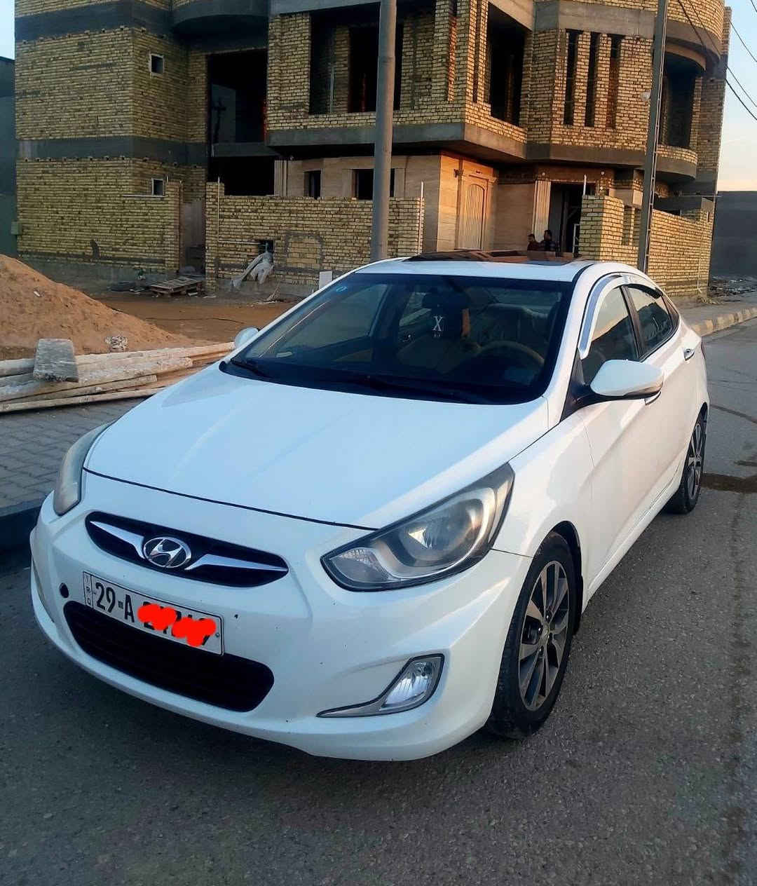 السلام عليكم .. للبيع فقط 
هونداي اكسنت 2014 فول مواصفات

خليجي ماعده البصمه
رقم واسط  بأسمي 
محرك 1600   

تبريد ثلج ،السياره بسمي رقم انكليسي مداور ثاني يوم 

مواصفات ا السياره بيه جاملغ الي وره السايق 

3 - فتحة سقف
4 - كراسي جلد  وتغليف لايلون 

9 - شاشة خرائط + كامرا بلادي 
11 - شاشة معلومات وسطية 

13 - ويل كب بلادي  
14 - نظام ECO الاقتصادي  
16 - اشاير بالمري 
17 - تحكم مقود جهتين … وبعد بيها هواية مواصفات 
السعر /110وبي مجال  , مكاني كوت واسط   حي الحكيم نزلت بيت خليفه
رقمي / ***********
