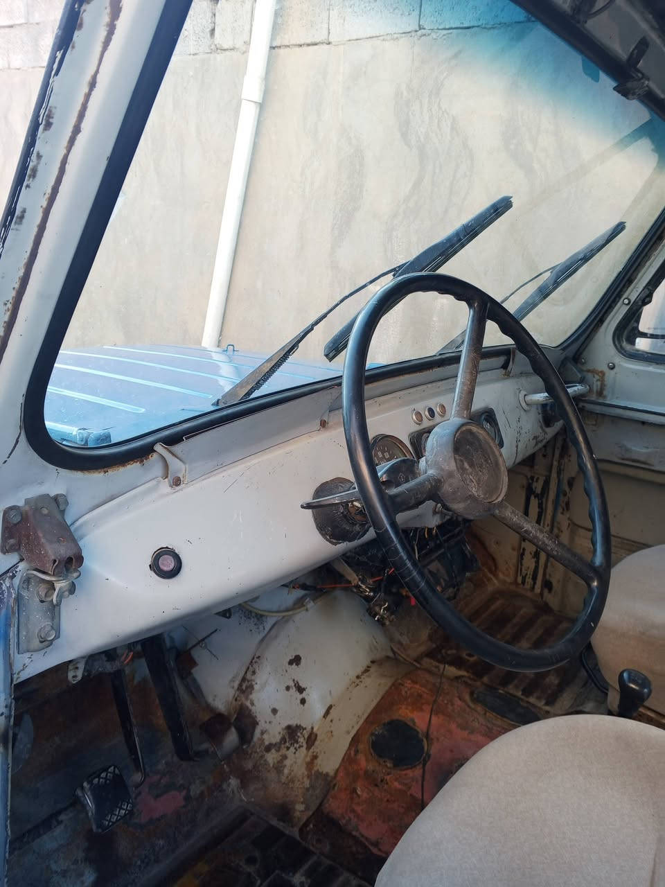 واز للبيع 2000هذا رقمي ***********
