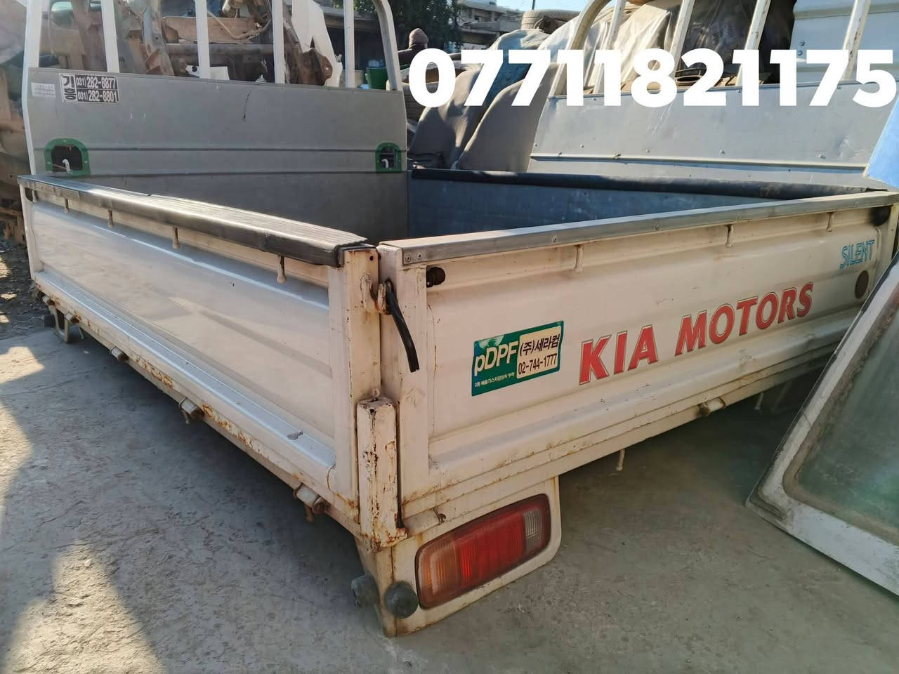 للبيع 
قمارة دبل ام عيون 2004 مع البدي 5 حلقات 
ام الحاكية داخل جلد حاوية  وضع شركة
 الشراي يتصل *********** 
بغداد الحي الصناعي كسرة وعطش
ملاحظة 👈 لا يوجد محركات
