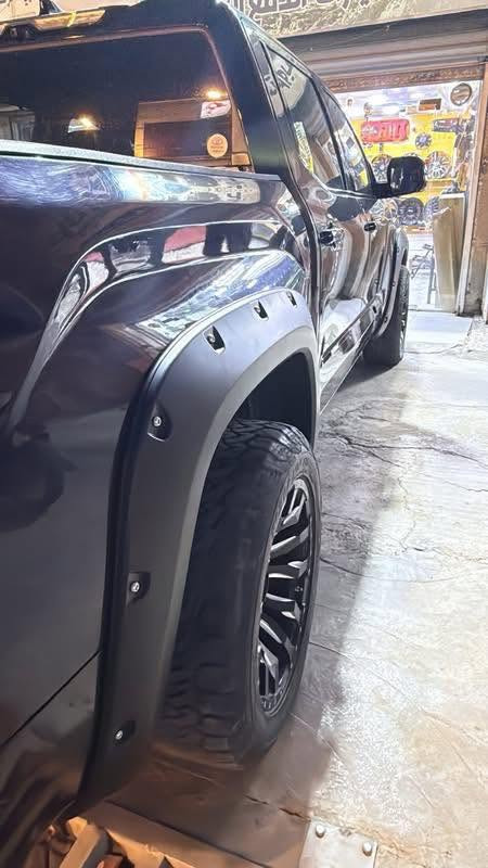 متوفر
فندرات 
Toyota tundra الشكل الجديد 
موديل 22-23-24-25
📍عنواننا/ بغداد الشعب حي عدن 
التوصيل متوفر لكل العراق 
***********

