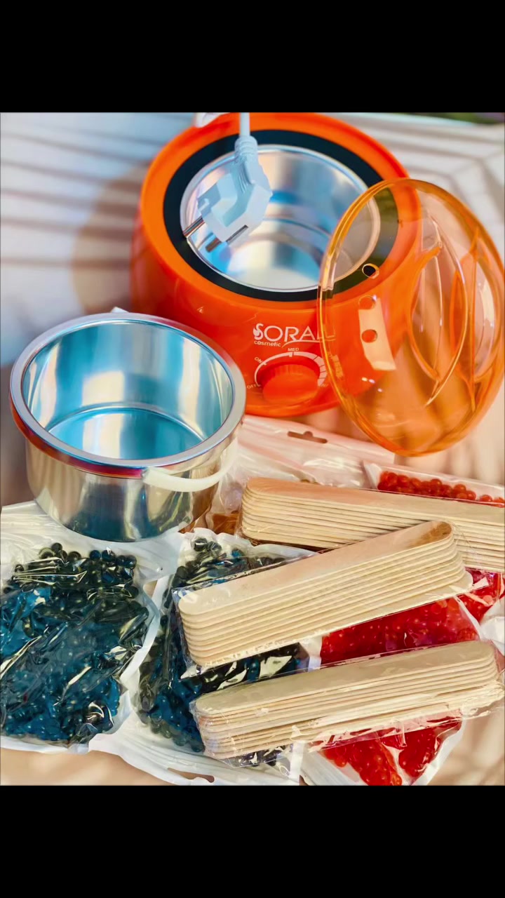 🔥 جهاز إزالة الشعر بالشمع من Sorali 🔥
💖 الحل الأسهل لإزالة الشعر من البيت وبنتيجة صالونات 💖
🌸 المميزات:
✨ يذوب الشمع بسرعة وعلى الكهرباء 🔌
✨ مناسب لكل مناطق الجسم (يدين، رجلين، منطقة حساسة)
✨ يقلل نمو الشعر مع الاستخدام المستمر
✨ يترك البشرة ناعمة ونظيفة بدون جروح
✨ سهل الاستخدام وآمن 💯

📦 محتويات البكج:
✔️ جهاز تسخين الشمع
✔️ ٦ أكياس شمع حبيبات بألوان مختلفة 🌈
✔️ عواد خشب عدد 30 قطعة
✔️ كارتون أصلي
💖 مناسب للاستخدام الشخصي أو شغل البيوتي


**إذا كنت صاحب هذا الإعلان وتريد حذفه لأي سبب، رجاءا أرسل رسالة إلى الدعم الفني**