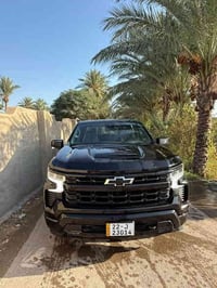 2023 CHEVROLET SILVERADO,RST مكينه8 سلندر السعر 370 وبيها مجال بسيط  ا...