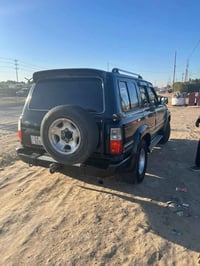 للبيع لاندگروز ليلى علوي موديل 1993 گير أو محرك مونيكة مكفولة من الضرب...