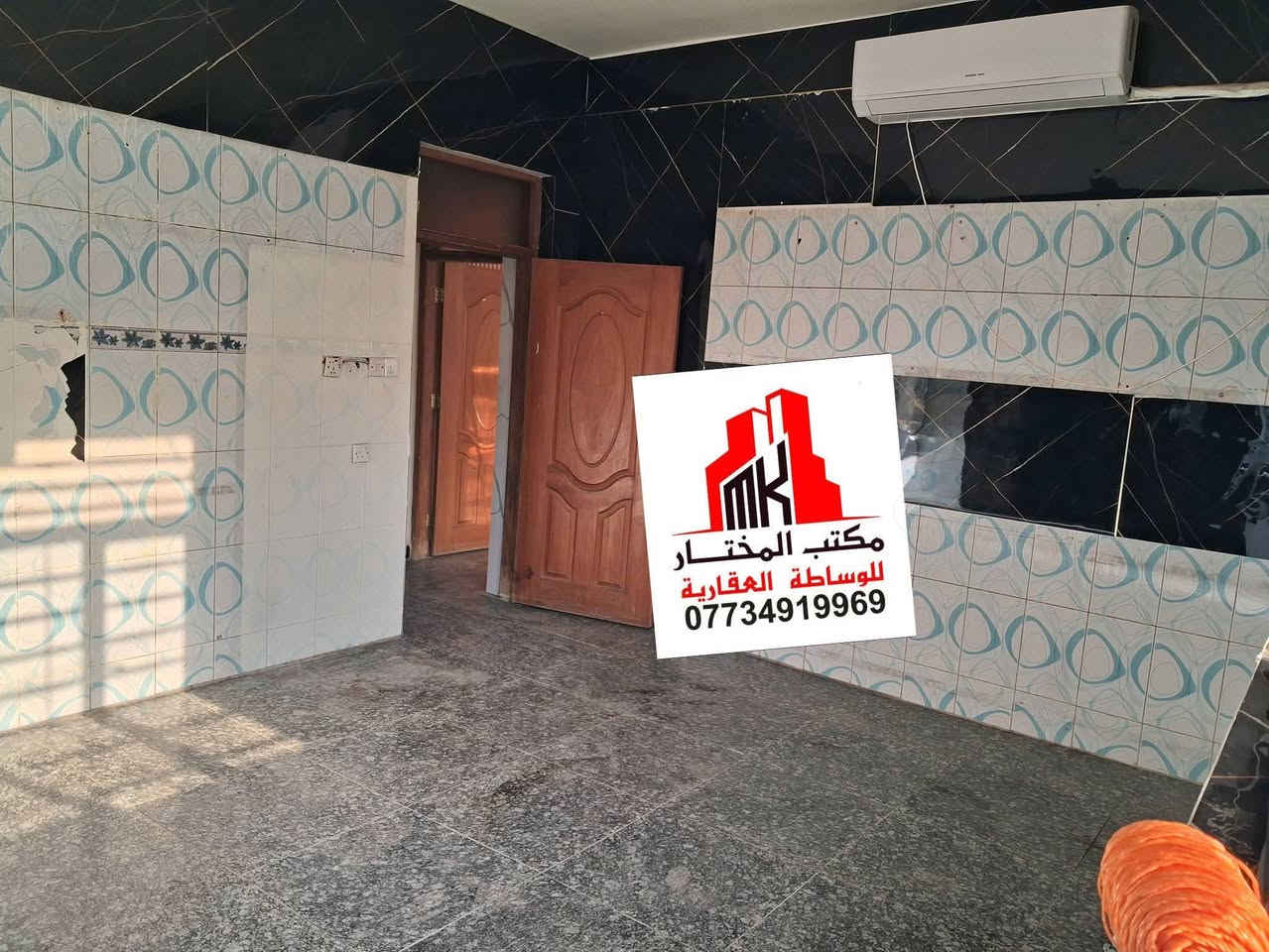 🏠 #للايجـٰآر_في_السيـديـه 🏠
بيت ١٨٠ متر واجهه ٨
البيت يتكون من مدخلين 
يحتوي على كراج وحديقه 
و ٤ غرف نوم ٢ جوه و٢ فوك وصاله ومطبخ ومنور  
وخدمات ٢ وسطحين
مربع التصنيع
بدل الايجار مليون ونص 
📱______________  ☎️ 
للاستفسار #مكتب_المختار_للوساطه_العقاريه
اتصال +واتساب 📞 📱 
***********
