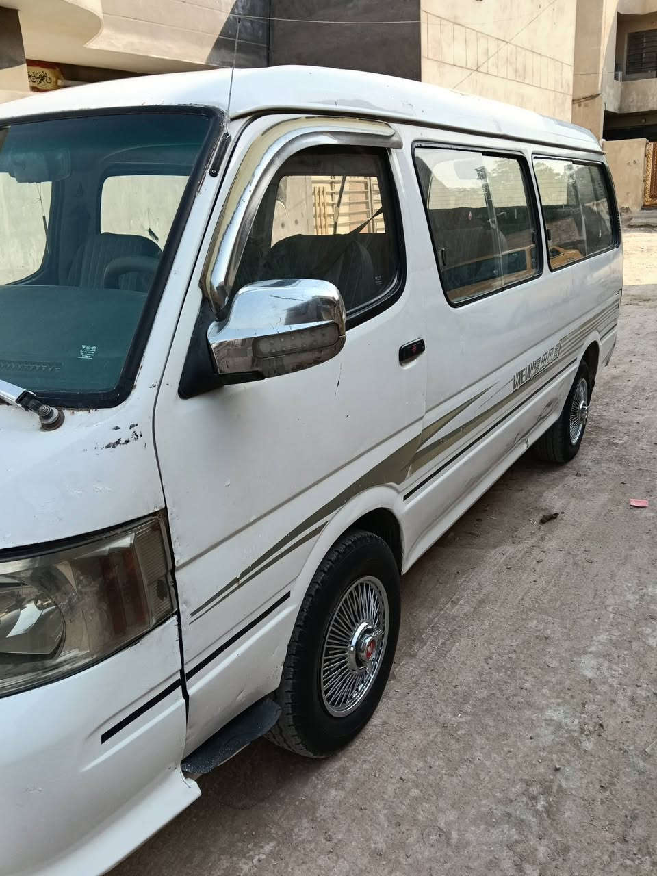 السلام عليكم فتون 2008 مكينه خير من الله حداديه كل جديد شاصي مكفول كير اكسن مكفول بيها ضربه كد شبر فوك الايت سنويه صاقطه سنه تخم تاير جديد دوشمه جديده صار اسبوع هيها غرامات مصفره السعر 50 وبيها مجال العنوان بغداد الرقم ***********
