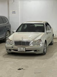 مرسيدس مديل 2000 مصبغه عام سنويه وهزه جديده 07714914430