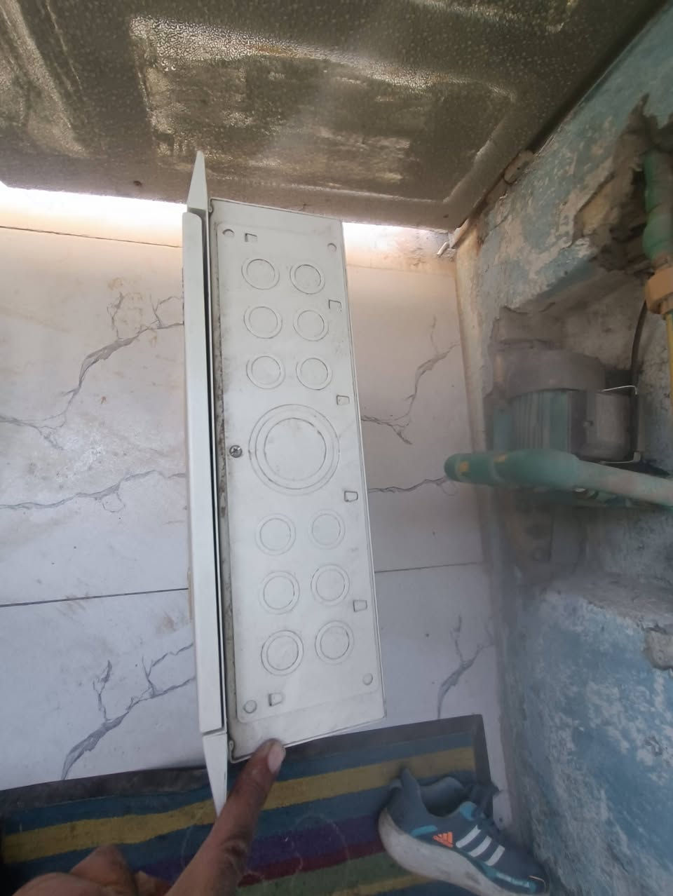 بورد كهربائي مال بيت ثقيل وياه قاطع سعره75 هوه والبوردهذه رقمي ***********
