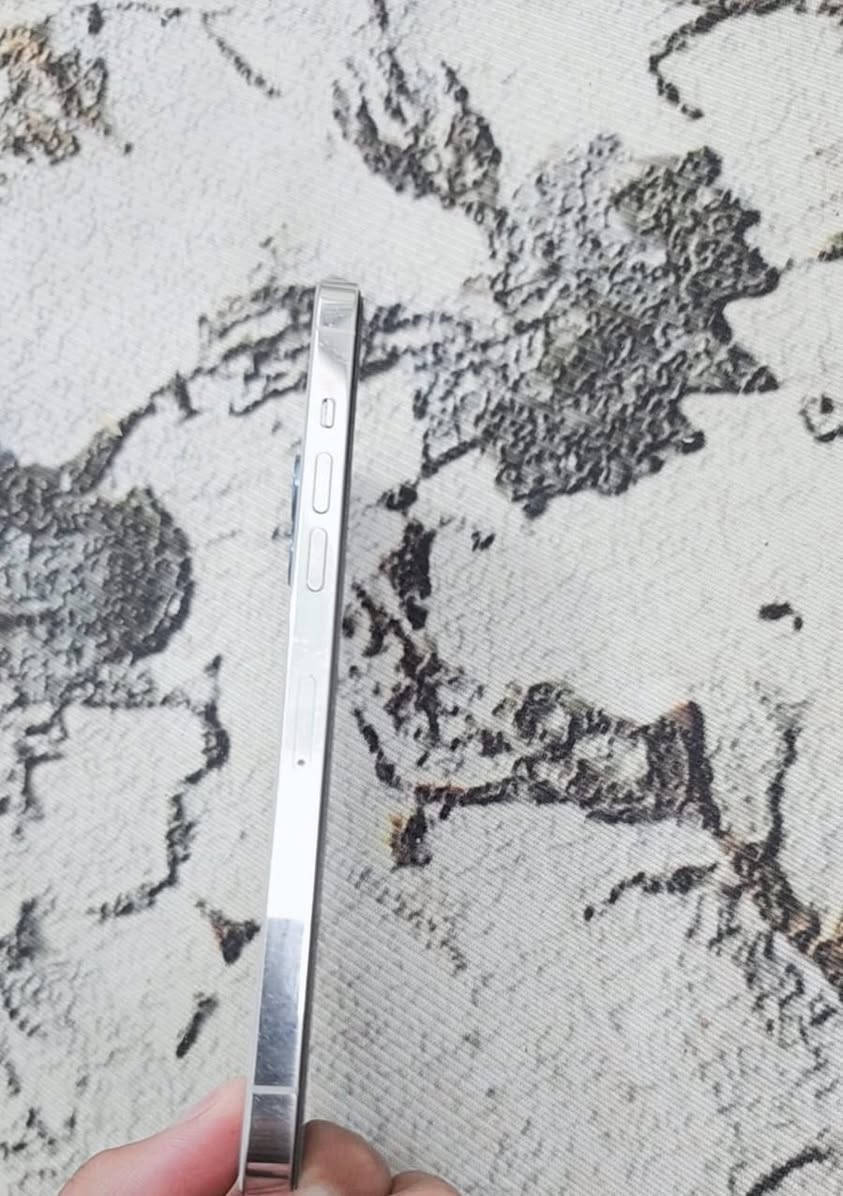 مرحبا
ايفون 12برو ماكس ابيض

128

تك  وبينو شريحه إلكترونيه يعني يصير 8خطوط بينو 

مبدل شاشه

مبدل بطاريه 

وبينو قطر زغير بل ضهر موضح بلصوره 

بصمه الوجه شغاله 

الباقي كلو شغال 

سعرو290بينو مجال

مكاني حي الشيماء


**إذا كنت صاحب هذا الإعلان وتريد حذفه لأي سبب، رجاءا أرسل رسالة إلى الدعم الفني**