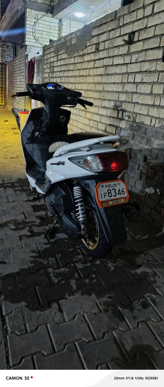 سلام عليكم دراجه سكنز فحل للبيع دراجه كامله مكينه خير من الله العنوان بغداد الامين الثانيه سكينه وهذا رقمي***********
