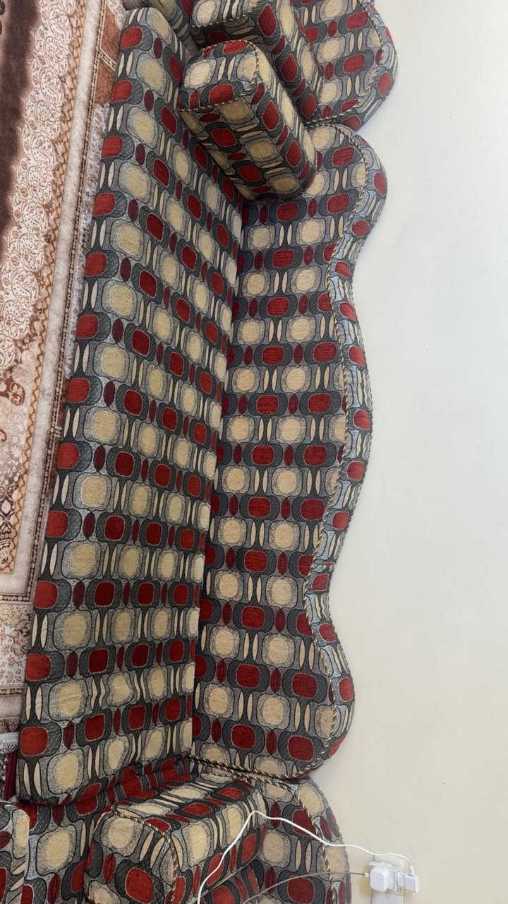 السلام عليكم ديوان شغل ونظافه فول مثل ماموضح بالصور تقريباً ١٣متر ٤٠٠الف قابل للتفاوض 
البلديات UN ***********
