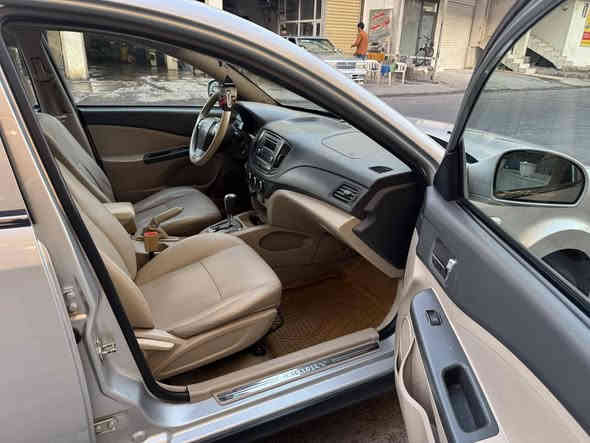 شێری A5 مۆدێل 2014
 سەنەوی و ژینگەی تا مانگی 3 ی 2026 تازەیە
تەنها سندوقی بۆیاغە بێ ناوگرتن 
سۆنەریم داناوە 
گێڕو مەکینەو تەبرید بەشەرت
تەحویل و غرامەو بڕاوەی بەشەرت
144 هەزار ڕۆیشتووە 
مواسەفات 
دەبڵ گێڕ ئۆتۆماتیک و عادی ٦ گێڕ مەرغوب
مەکینە ی بیلادی 
تەبرید ساردو گەرم مەزبوت
ناو زەرد .. سەقف سلایت 
ئەی بی ئێس و دژە خلیسک 
٤ جام کارەبا و ئاوێنە کارەبا
سوکان ڤۆلیۆم .. دەبڵ ئێرباک 
کوشن جڵد.. حاسەی دواوە
ویل کەپ 
سویچ کۆنتڕۆڵ و مەرکەزی 
٦٢ گەڵاو معامەلە لە قەزای دوکانم 
*********** یان *********** دخان
