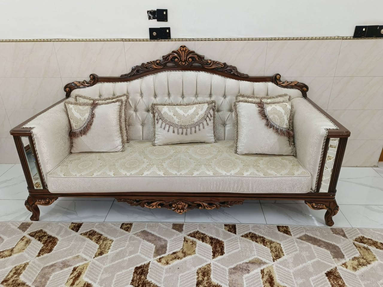 سلام عليكم تخم تركي 10 مقعد ستعمال أقل من شهر ***********
