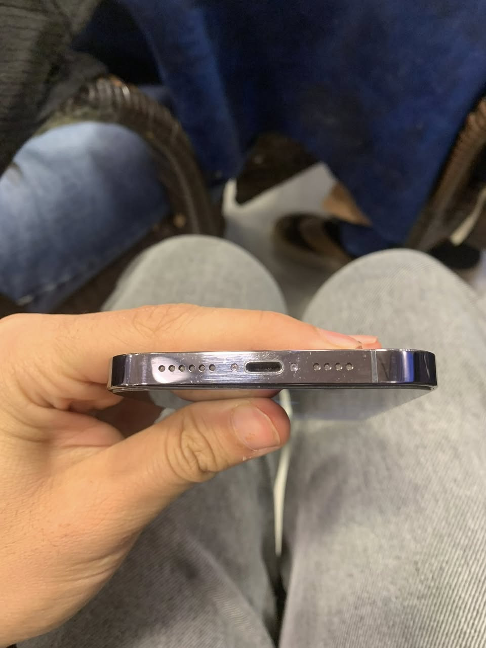 بطارية 83
ذاكرة 128 

التلفون مامبدل بي شي ولا مفتوح 

كارتونته ومحلقاته كامل ويا هدية للطيبين سماعة black view 20 

سعر ٧٥٠ الف بي مجال للطيبين

عنواني بغداد المدائن قرب البوابة اي اشكال او ضرر او عيب اني اتحمل المسؤولية التلفون 🩶.

رقم تلفون ***********
