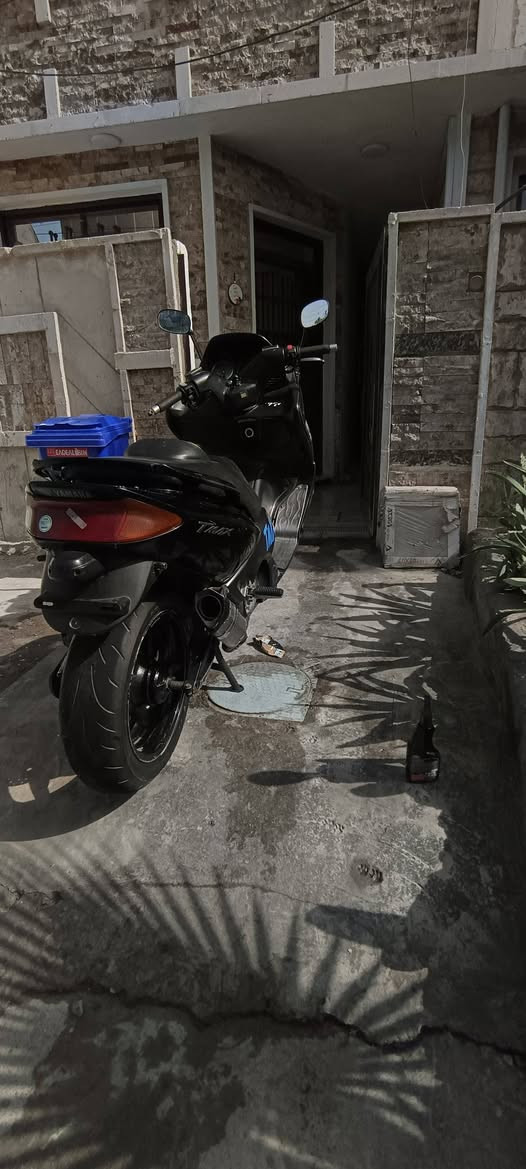 السلام عليكم 
تيماكس 2008 شغاله نكره 
تجفيت جديد 
ادامه جديده 
بس كفراته شوي تعبانات كهربائيات شغاله 
سعر 2250 وبيه مجال 
مكان بغداد حي لعامل
***********
