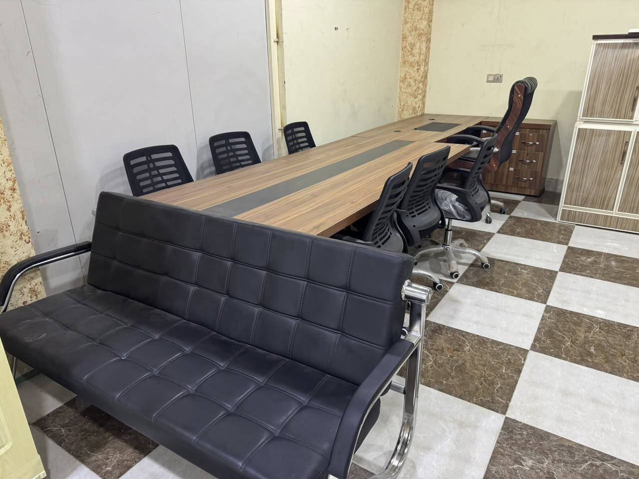 هه موي بي كه وا بو فروشتن
***********
