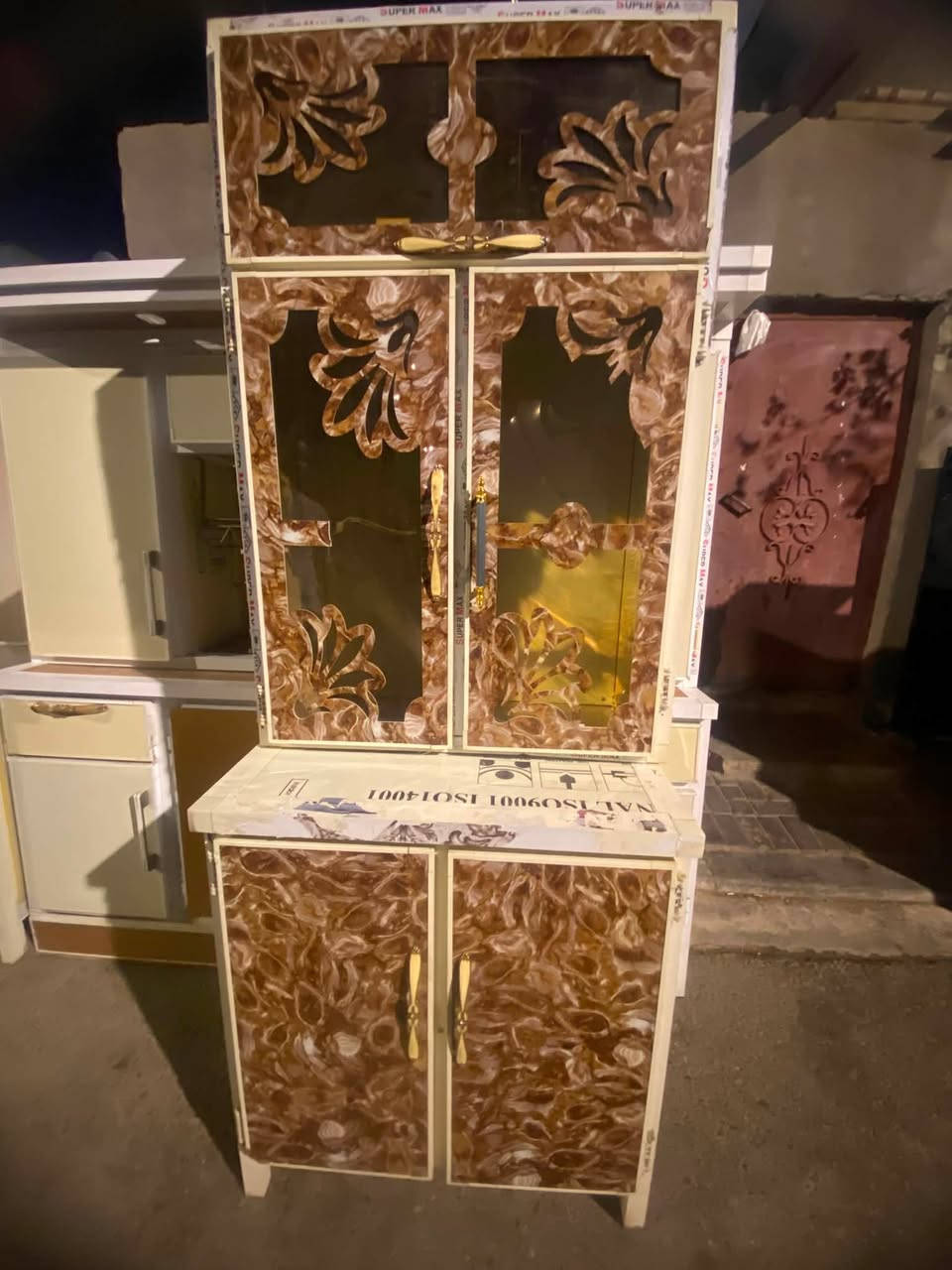 سلام عليكم كاونترللبيع ارضي وتعليك اخو جديد متر بدون سنك بس شراي يراسل ***********
