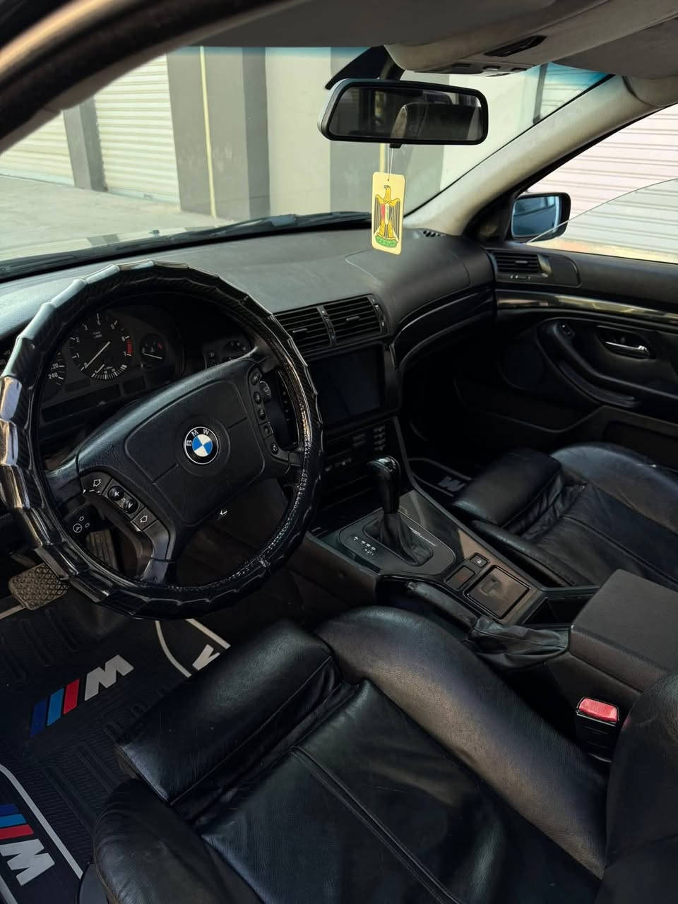 للبيع
BMW-E39-1996-525i رقم اربيل الدولي
1-سلايت جام طكتين
2-اربع جامات اوتو
3-كشنات M جلد مال2000 خمس وضعيات 
4-صاج اسود M
5-ابواب كارتير 
6-سقف 2000
7-ستيرن تحكم كهرباء 
8-مرايات كهرباء
9-كير تبترونك
10-منضومه زينون 
11-دعاميات امامي خلفي M 
12-ترايش لايتات M 
13-عليها شفه امامي M  
14شادله منضومه غاز جديد 

تبريد شغال تدفئه شغاله 
طخم تايرات جدد
صبغ عام جماليه 
هزه وفحص جديد السياره باسمي  تحويل مباشر

المكان بغداد ابو غريب
السياره جاهزه وشغاله كل نقص مابيها
السعر 83وبيها مجال بسيط
***********
