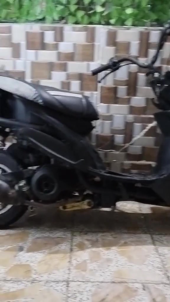 ماكس عدله للبيع نضيفه ما مفتوحه سعر 250 الف مكاني حله شارع 80 مال كربلاء رقمي ***********
