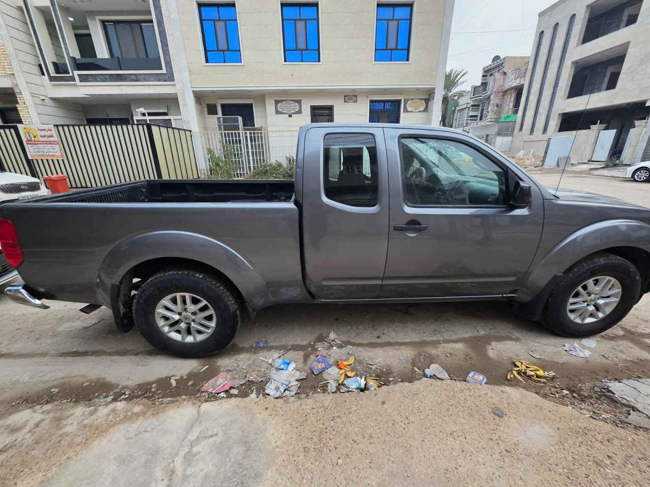 للبيع نيسان فورنتيرا قمارة وربع 🚘 وارد أمريكي 

🔹 موديل 2018
🔹 وارد أمريكي
🔹 ماشية 65 ألف
🔹 محرك 130
🔹 قمارة وربع

ملاحظة: السيارة بيها ضربة جاملغ وبنيد فقط.
الميكانيك جيد والسيارة تمشي وما بيها مشاكل تشغيل.

السعر: اتصال بل رقم
المكان: البلديات
للاستفسار:
+964 770 186 3739
+964 782 883 6488
