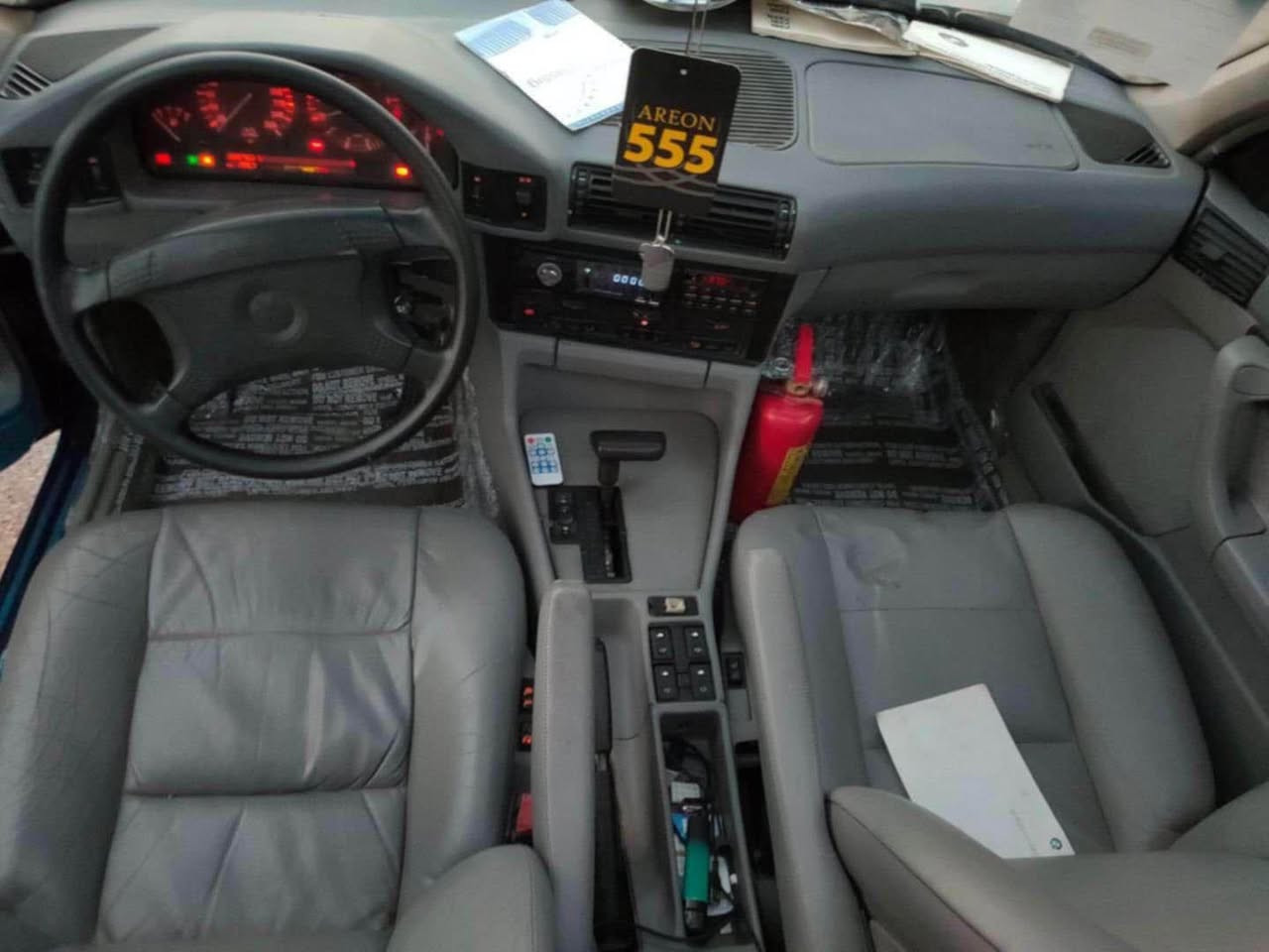 بسم الله الرحمن الرحيم ماشاءالڵە مالی هه موو لایک  BMWبۆ فرۆشتن مۆدیل 1990کامل کراوە بە 1995  دەرەوە داخلی کامل فول فول قپات ئارم پلاستیک هه ولیر بەشەرت  525تۆماتیک گیرو مەکینە بەشەرت سلایت چوار جام کارەبایی تەبرید سارد و گەرم کوشن جلد و هیتە و کارەبایە تەعدید سورعەیە  دەبل سویج و شەغالە  هه مو شتیشی ئیش دەکا هه تا تەعدید سورعەشی ئیش دەکا دەعامی لۆ دەعامی بەشەرت  کارەبایات تەقەو رەقە ٢٥٠ دینار عیراقی مەسروفی تیدا نیە  ویلmلەبن نیە چوار تایە ویل  هامان تازە بۆی بەستراوە سیارەکە کامل سیرڤس کراوە   یەک دینار مەسروف لەو سیارە نیە دەعم و لیدراوی نیە موس براوە هه موی بەشەرت بۆیاخ عامە بۆ جوانی  
سعری ٥٥$ مەجالیکی برایانە 
*********** سوران, أربيل
