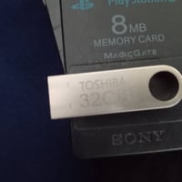 السلامة عليكم بلي 2 للبيغ يدة وحدة فلاش 32 GB و70 لعبة السعر 40 وبي مج...