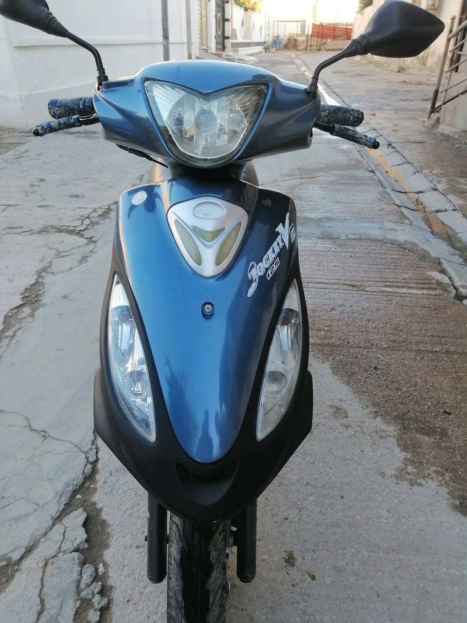 سلام عليكم كايمكو في٢ نوزل  بلاديه مسجل ثاني يوم تحويل باسمك دراجه بلاديه سعر مليون و٧٠٠ وبيها مجال قليل إتصل *********** وشكرآ ل أدمن ولكم
