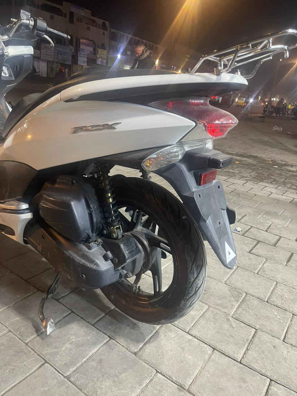 شباب دراجه بيسي اكس جيل اول مكفولة كفاله عامه ياباني كل نقص ما بيهه السعر مليون و400 وبيها مجال***********
