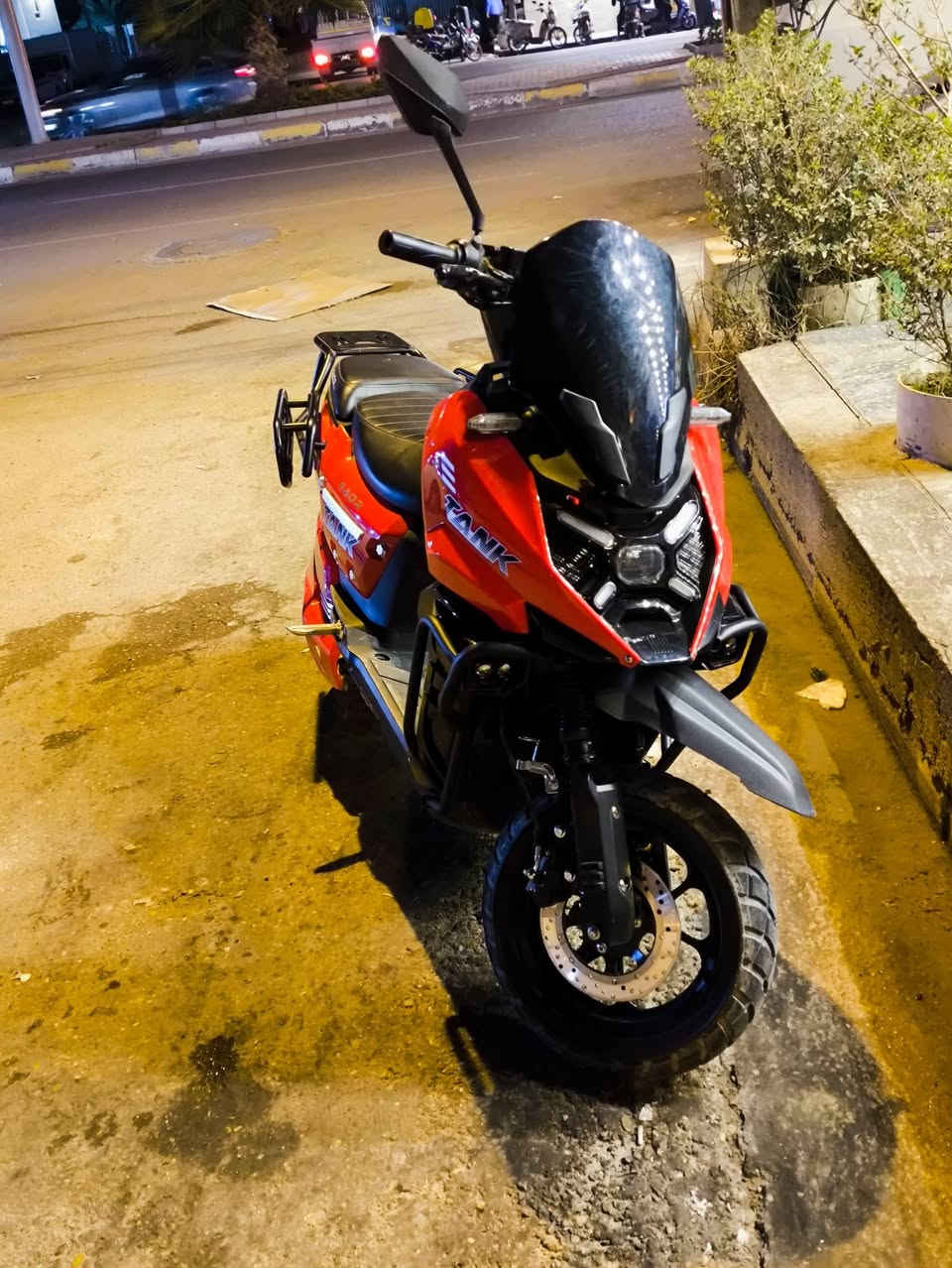 سلام عليكم دراجه شحن اباجي للبيع بطاريات 8 ملف 3000 بعدهه جديده  سعر مليون وبيهه مجال قليل  رقم جهاز *********** وبي واتساب رقم جهاز ثاني *********** ما بي واتساب
