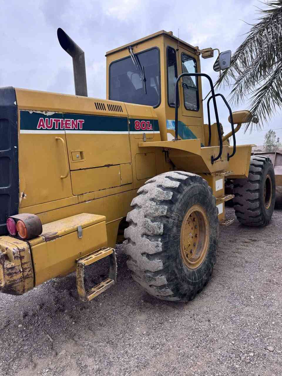 شفل كاوسكي للبيع موديل 1998 حجم 80  للاستفسار على الرقم***********
