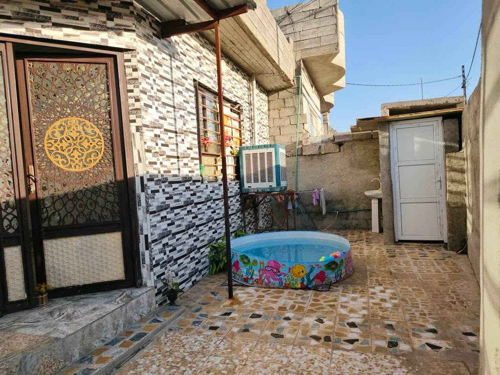 بيت للبيع عبور الثانيه مساحه 170واجه 10 كرت بلديه قرب بيت الشيخ السعر 38وبي مجال التواصل ***********
