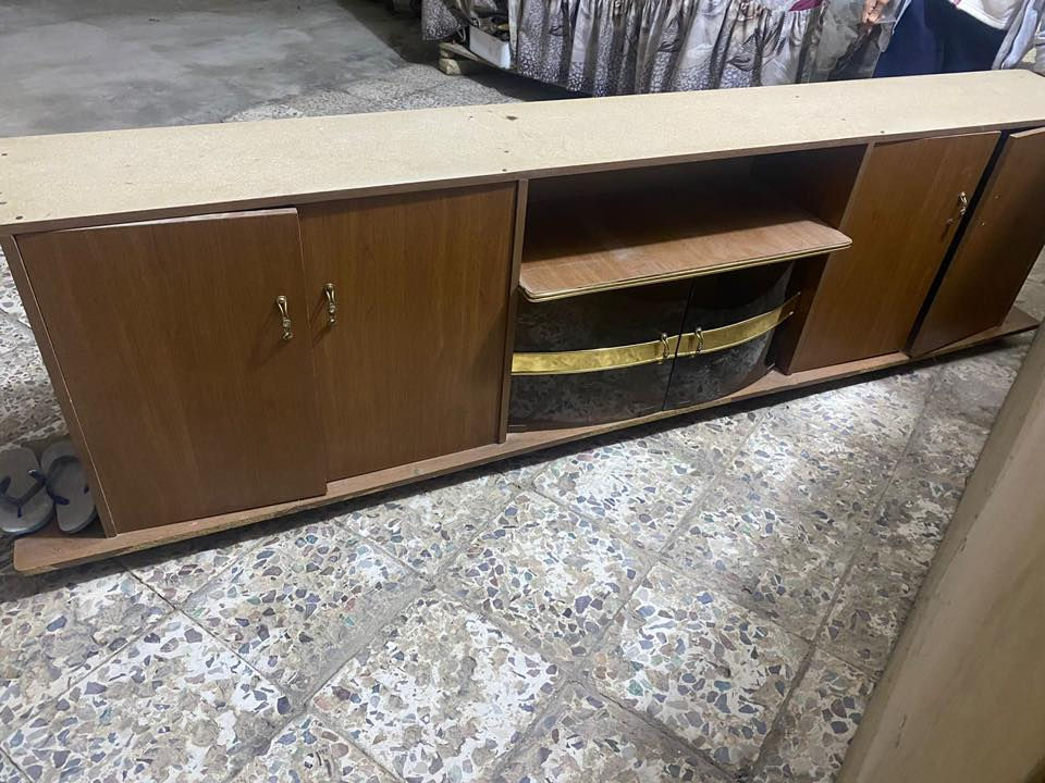 السلام عليكم تخم ومعرض للبيع التخم 10مقعد  سعر التخم 225وسعر المعرض 125 العنوان الزهراء للاستفسار الاتصال على الرقم ***********
