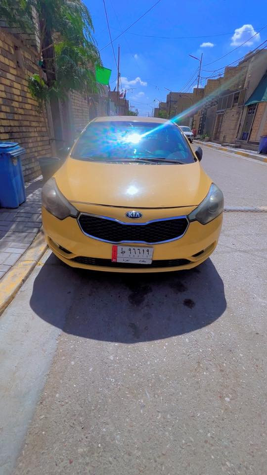 السلام عليكم سياره كيا فورتي موديل2014 وارد امريكي حادث جاملغ خلفي موضح ب الصوره  بدون دواخل سياره جاهزه حلوه منظومه غاز كامله تدفئه ب الكشنات نظام ايكو ومانع انزلاق محرك كير صدر تبريد تخم تاير دوشمه جديده سياره جاهزه رقم بغداد تحويل مباشر مواصفات نص فول محرك 1800 دوش العنوان بغداد حي أور سعر 105$ بيه مجال بصيط النتصال ***********
