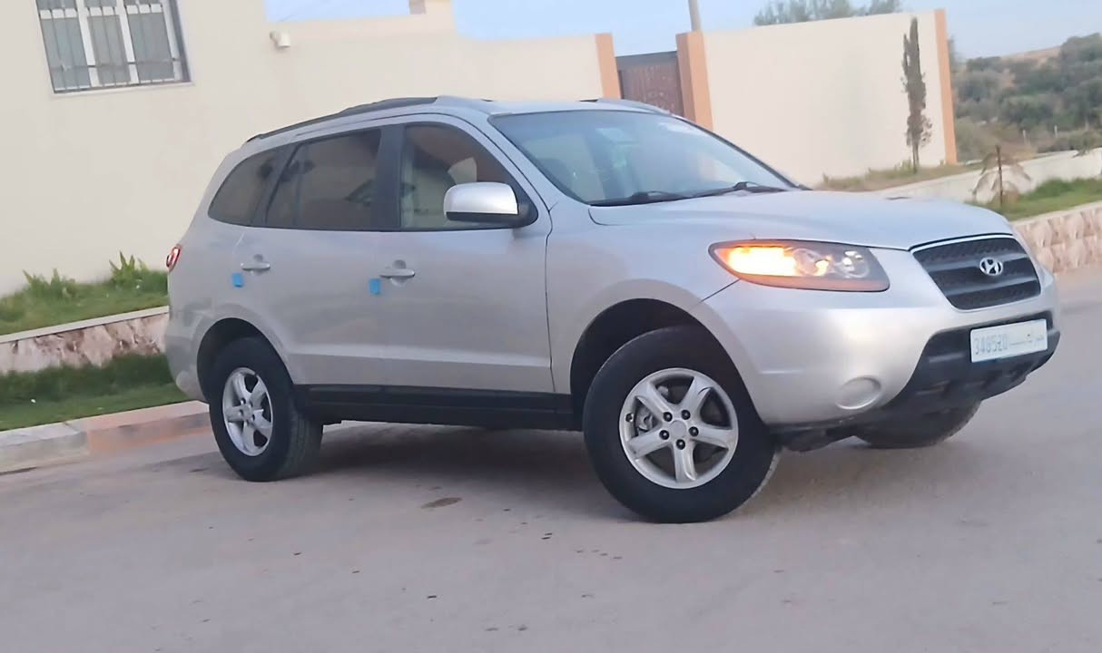 بسم الله توكلت علي الله
🔹️ نوع السيــارة : هونداي سنتافي  🚘محرك 27العادي المرغوب ✅️

وبسعر: 30.800🔥

🔸 المحرك : 27 المرغوب🐎

🔸 الموديل : 2008✔️

🔹المسافة المقطوعة 170الف ميل

▪️⭐️استراد امريكي 🇱🇷⚜️ نفس مواصفات الدار 

*جمرك رسالة مفتوحة🔆

▪️⭐️  صالون  داخلية عالرصاصي

▪️مفتاح كود

▪️⭐️   محرك 27 العادي 

▪️⭐️  مسجل { CD }  

▪️⭐️  تدفئة في الكراسي 

▪️⭐️  منع إنزلاق 

▪️⭐️  سيريا اطارات جديده

▪️⭐️  ديسكو {17} 

▪️⭐️  كمبيو اوتماتيك  

       

✔️السيارة ا الله يبارك ماشاء الله   

✅️السعر: 30.800

✔️المكان  /طرابلس

♻️للاستفسار:091.8644519


**إذا كنت صاحب هذا الإعلان وتريد حذفه لأي سبب، رجاءا أرسل رسالة إلى الدعم الفني**