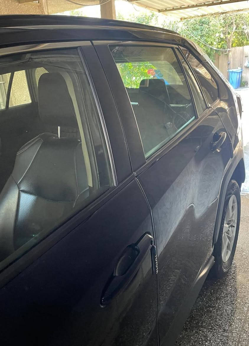 السلام عليكم 
Raf4 موديل 2019 
وارد امريكي مواصفات XLE 
السعر  17000$$    بغداد الكرخ  
الاتصال مساء على الرقم ***********
