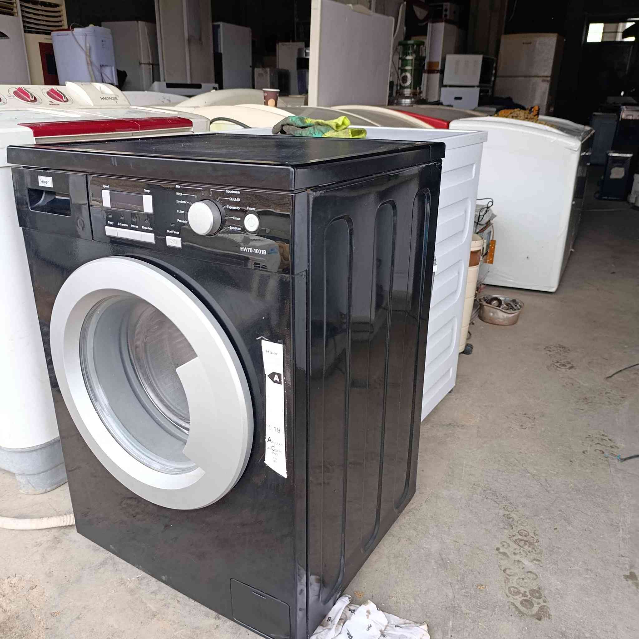 سلاوی خوداتان لێبێت ئەو غەسالەیە بۆ فرۆشتن کە زۆر زۆر خاوێنە مارکەی هایارە هەر بەرێزێک خوازیارە پەیوەندی بکات یا خود نامە بنێریت 
***********
***********
تێ بینی ناو نیشام سۆران بەرزێوە
