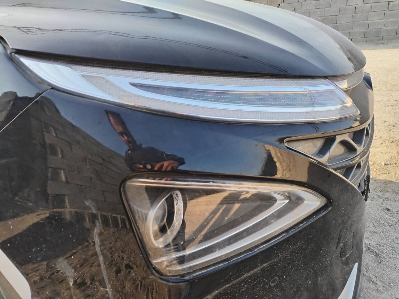 السلام عليكم سياره جديده موديل 2023 سياره ما مرقمه سياره فول مواصفات بيها عطل السياره هايبرد السعر على الاتصال اما مراوس قطعه واحده صبغ اوراقها كامله ***********
