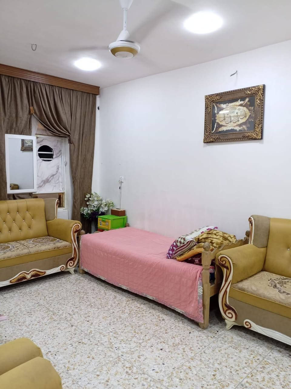بيت للبيع 200 م. واجهه 10 نزال 20 
طابو زراعي العنوان بغداد  المكاسب باقي التفاصيل بالصور والفيديو السعر 88 للآستفسار ***********
