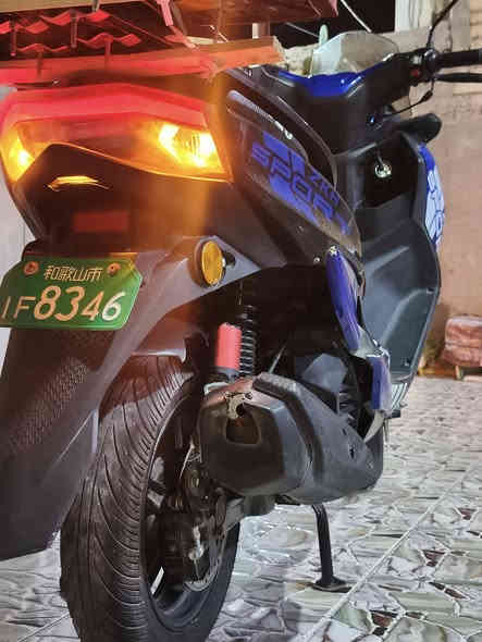 السلام عليكم 
دراجة سترونك موديل 2025
محرك 150cc
شاشة ايباد 
ماشية 5246 km
سرعتها 140 
دراجة نضيفة كلشي شغال سلف هندر دبل اشارة 
السعر 900 وبيها مجال 
للاستفسار واتساب فقط [***********]
مكاني واسط قضاء العزيزية
