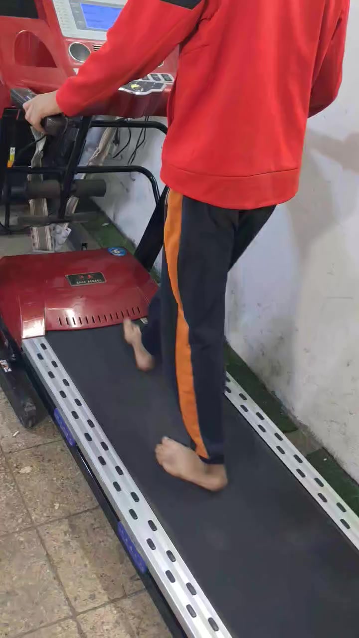 جهاز جري ماركة H M جبلي دبل ماطور يتحمل وزن 150 كيلو موصفات قياس الوقت وقياس نبضات القلب والسرعه والمسافة المقطوعة وبيه ام بي ثري سماعات اواكس سعر 450 الف بغداد يوجد توصيل جهاز استخدام جدا قليل


**إذا كنت صاحب هذا الإعلان وتريد حذفه لأي سبب، رجاءا أرسل رسالة إلى الدعم الفني**