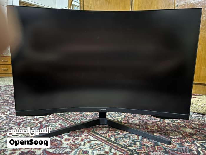 (Odyssey G5)
 الموديل: LS32AG550EMXZN
 الحجم: 32 إنچ
 الدقة: 2K (QHD 2560×1440)
 معدل التحديث: 165Hz
 زمن الاستجابة: 1ms
 نوع الشاشة: منحنية (Curved) تعطي تجربة لعب غامرة
 مناسبة جداً للألعاب (FPS / Racing / Story) + استخدام يومي
 المميزات:
* سلاسة عالية جداً بالصورة بسبب 165Hz فريم
* استجابة سريعة 1ms بدون تقطيع
* دقة 2K تفاصيل أوضح من Full HD
* تصميم أنيق ومنحني مريح للعين
 الحالة: نظيفة جداً / شبه جديدة
بلد المنشأ: فيتنام
 السعر ٣٥٠ الف  
 المكان: (النجف حي الامير)
 للتواصل خاص او واتساب ***********
 ملاحظة: الشاشة شغالة 100% وما بيها أي مشاكل
 فرصة للّي يدور شاشة قيمنك قوية بسعر ٣٥٠ الف
وبيها مجال للشراي وبعيوني
