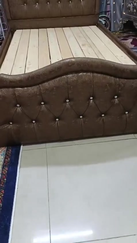 جرباية جديدة مامستخدمة نفر ونص للبيع مكانها بغداد باب المعظم سعر 175الف رقم ***********
