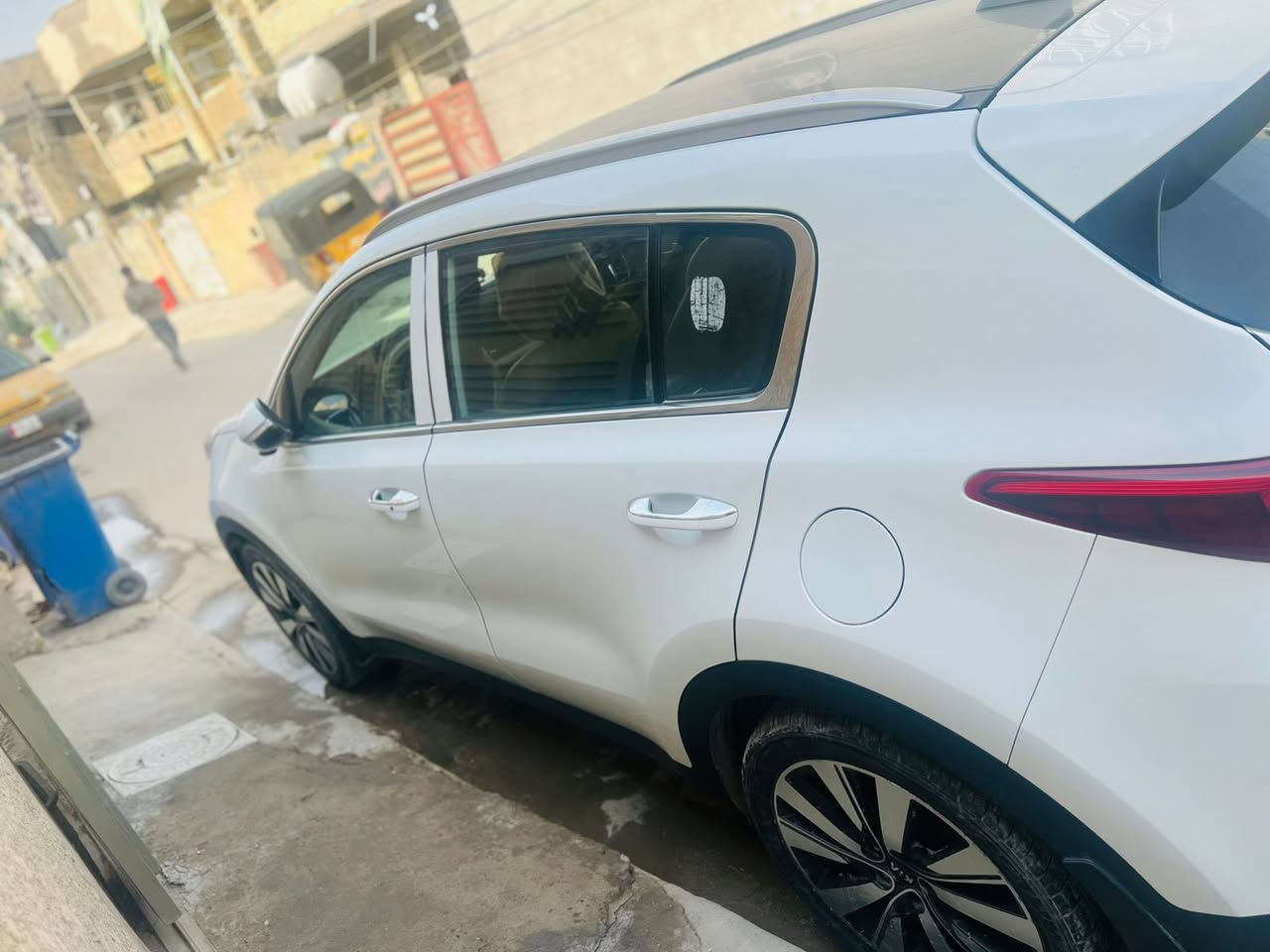 � للبيع كيا سبورتج 2018 | فول مواصفات 🚗

🔹 الموديل: Kia Sportage
🔹 سنة الصنع: 2018
🔹 الفئة: فول مواصفات
🔹 القير: أوتوماتيك
🔹 الوقود: بنزين
✨ المواصفات:
✔️   كاميرا خلفية
✔️ بصمة تشغيل + بصمة أبواب
✔️ مقاعد جلد
✔️ تحكم بالمقود
✔️ مرايا كهرباء مع إشارات
✔️ مكيف ممتاز
✔️صندوق كهرباء
✔️ السيارة نظيفة جداً
✔️ مكينة وقير وشاصي ممتاز
✔️ خالية من الحوادث 

سونر ثنين وياها واحد من المندلاوي والثاني من المستنصريه
محرك 2000 
ماشيه 110
📍 الموقع بغداد الأمين الثانيه 
💰 السعر192 بيها مجال بسيط 
***********
***********
